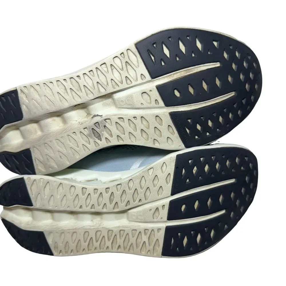 On Running Cloudstratus Shoes in Light Blue and White size 10 men’s